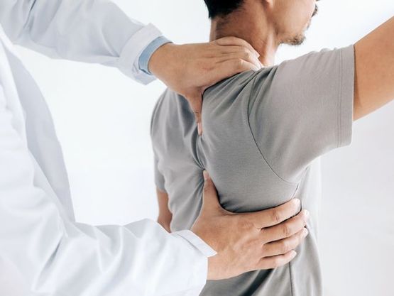 Physiotherapie zur Behandlung von Schulterproblemen